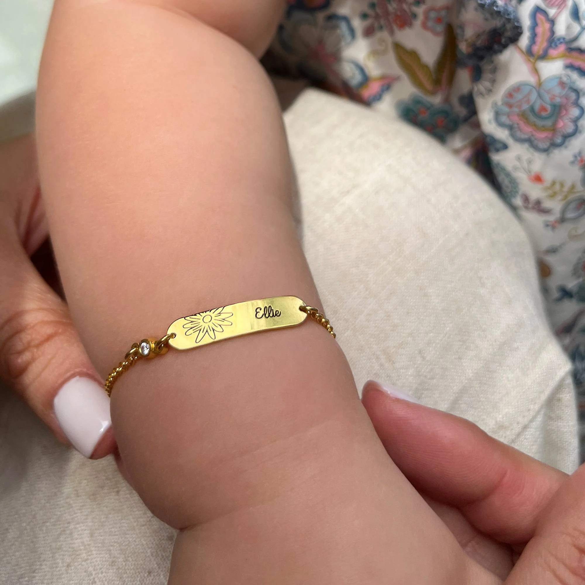 Lyla Baby Name Bracelet with Birth Flower and Stone in 18K Gold Vermeil - Image 3