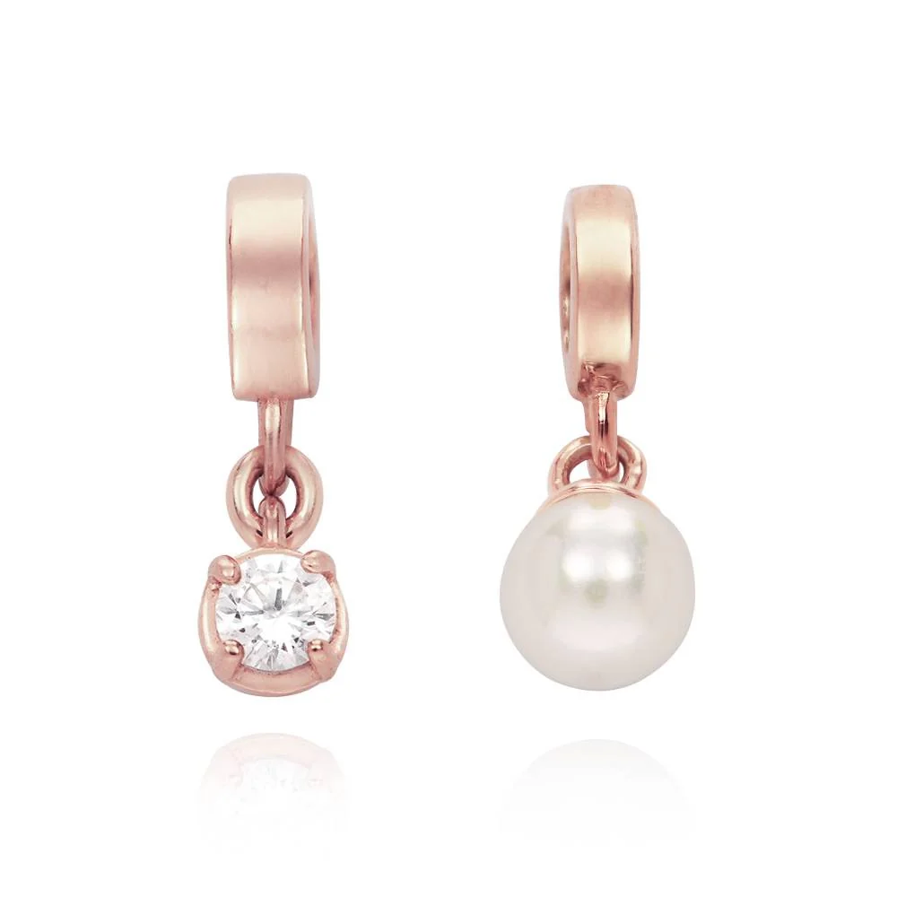 Linda Oval Clasp Necklace With Diamond in 18K Rose Gold Plating - Image 5